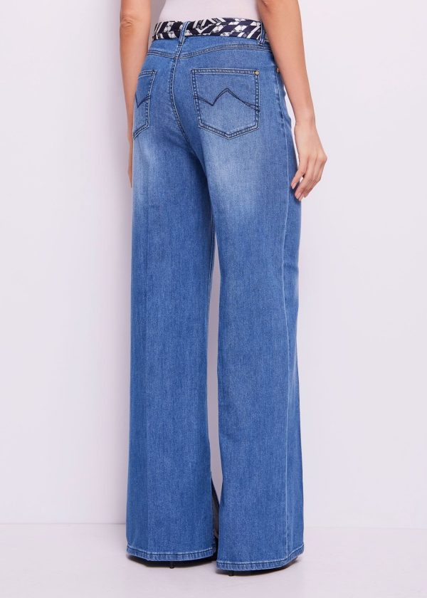 Jeans de perna larga com lenço